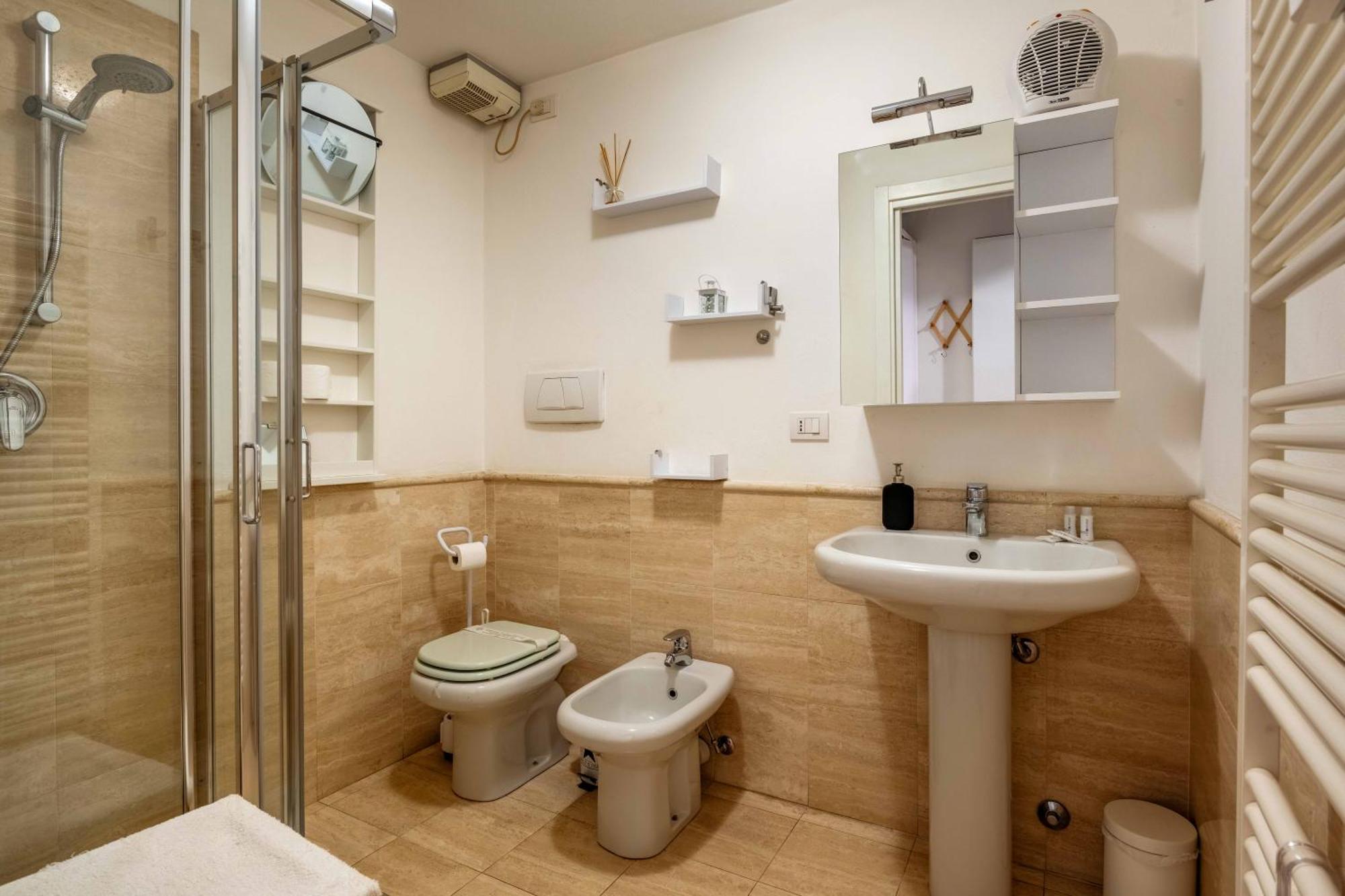 One Bedroom Apartment With Terrace Near Duomo Mailand Exterior foto